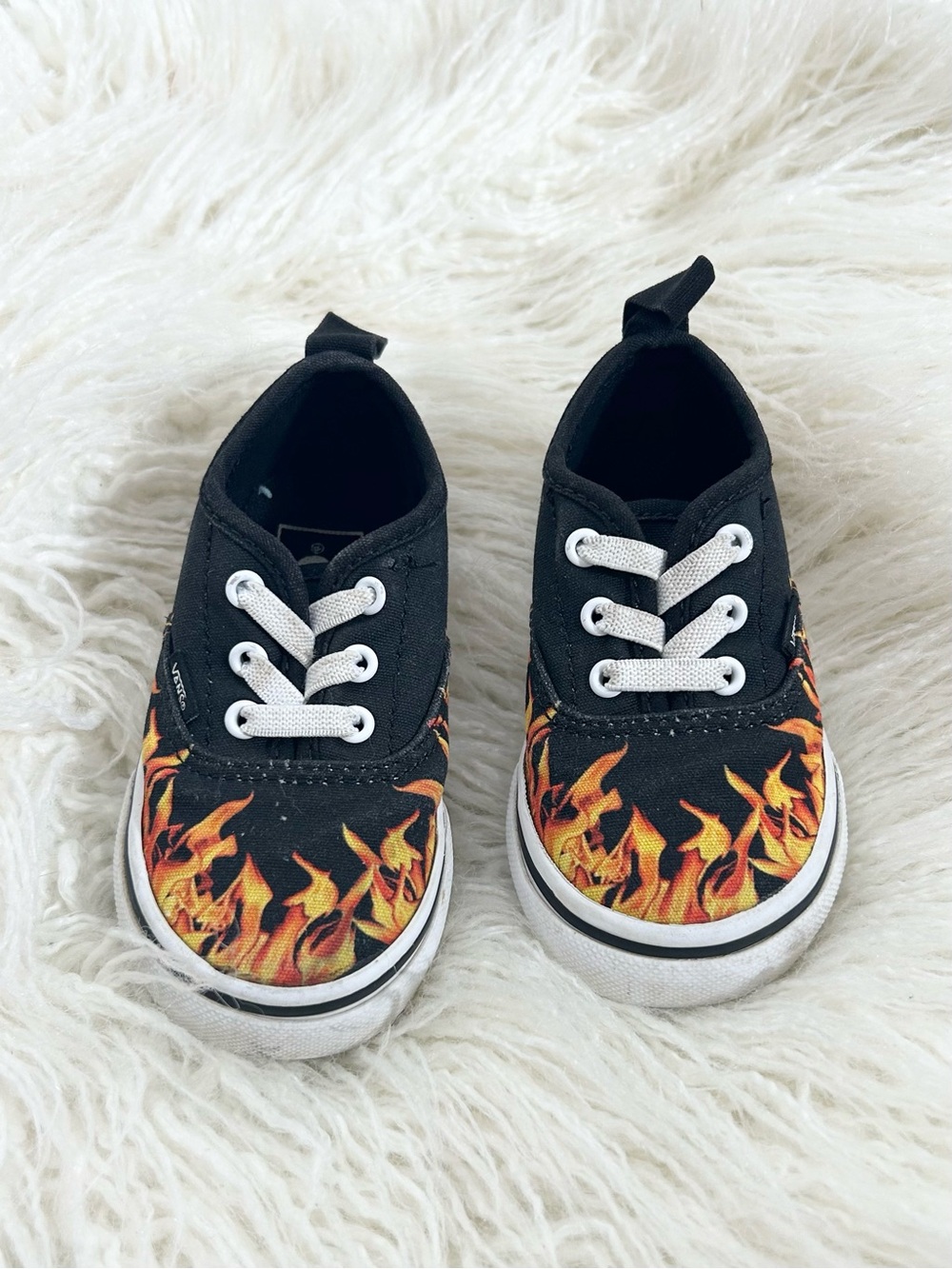 Vans Kids Authentic Elastic Lace Digi Flame Black Sneakers Size 6